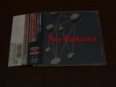 FOO FIGHTERS『THE COLOUR AND THE SHAPE』.jpg